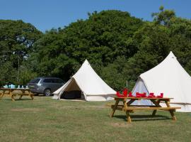 Herston Caravan & Camping，位于斯沃尼奇的豪华帐篷营地