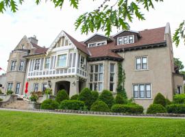 Grey Gables Inn，位于彭布罗克Whitewater rafting on Ottawa River附近的酒店