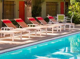 沙漠里维埃拉酒店，位于棕榈泉的酒店