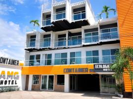 Container Inn Hotel Aeropuerto，位于巴亚尔塔港的酒店