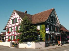 Hotel Garni Sonne，位于Landschlacht Gemeinde Münsterlingen的旅馆