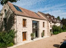 Petit loft de charme proche VERSAILLES SACLAY 30 mn PARIS jardin terrasse parking securisé