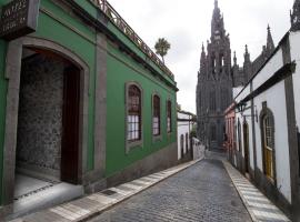 Hotel Emblemático Arucas，位于阿鲁卡斯的酒店
