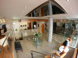 Hotel Galaxias，位于阿格里尼翁的酒店
