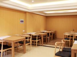 格林豪泰周口淮阳县龙都大道太昊陵快捷酒店，位于Huaiyang的酒店