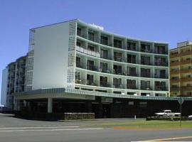 夏威夷乡村俱乐部公寓酒店，位于希洛的酒店