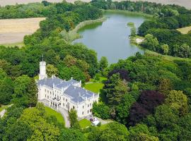 Romantik Hotel Schloss Reichenow，位于赖歇诺的酒店
