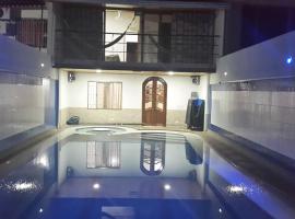 Casa con Piscina Privada y Jacuzzi，位于弗兰德斯的酒店