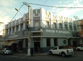 Hotel Montanhes，位于Espera Feliz的酒店