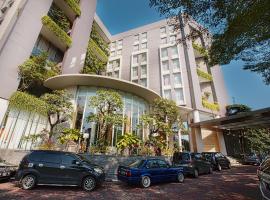塞尔彭瑟尔滨海酒店 ，位于塞尔蓬格兰德塞尔蓬购物中心附近的酒店