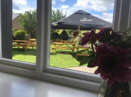 Marton Arms Hotel，位于英格尔顿的酒店