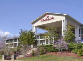 duplicate-Ramada Lake Chatuge Lodge of Hiawassee，位于海厄沃西的酒店