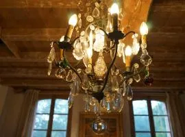 Les Hotes Des Guillemets