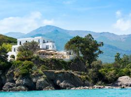 美辛库酒店，位于卡尼亚诺的带停车场的酒店