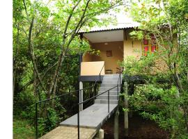 阿姆巴拉马休闲酒廊度假村，位于Hanwella的酒店