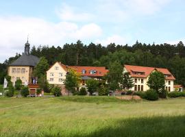 Jagdhof Klein Heilig Kreuz，位于Großenlüder的酒店