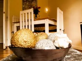 King Court Apartment