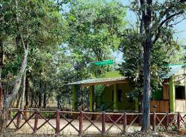 Voila Jungle Resort，位于坎哈的酒店