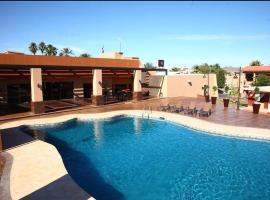 甘达拉酒店，位于埃莫西约的酒店