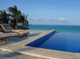 Zawadi Hotel, Zanzibar，位于米查维的带泳池的酒店