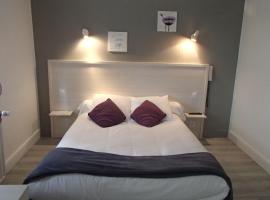 Logis Hôtel Le pont d'Arcole，位于里斯克勒的酒店