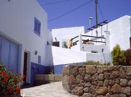 Casapancho 1 y 2 - Casa Rural - Fasnia - Tenerife，位于Fasnia的度假屋