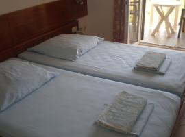 Hotel Germania，位于奥米什的酒店