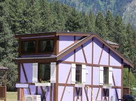 Leavenworth Camping Resort Tiny House Hanna，位于莱文沃思的露营地