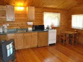 Robin Hill Camping Resort One-Bedroom Cottage 8