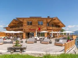 拉尔马广场山酒店