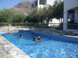 Climbing House Annas Apartments，位于帕诺尔莫斯卡里莫斯的酒店