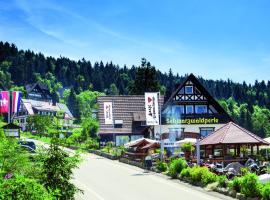 Hotel-Berggasthof Schwarzwaldperle，位于萨巴赫瓦登的酒店