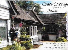 The Gate Cottage，位于Itchenor奇切斯特港湾附近的酒店