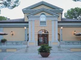 费拉丽黎莱斯别墅酒店，位于切普拉诺的酒店