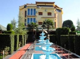 Hotel Bardhi，位于Kuçovë的酒店