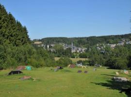 Village de Vacances Oignies，位于Petit Mesnil的酒店