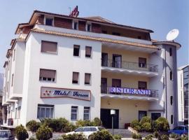 论坛汽车旅馆，位于波拉的酒店