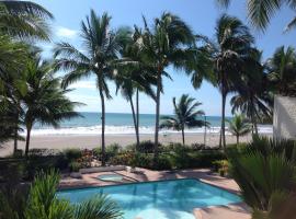 Precioso Dpto a 20 metros de la playa Con Aire Acondicionado en Club Casablanca，位于赛姆的酒店