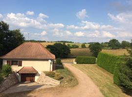 Gite Equipe avec Espace Vert，位于Barrais-Bussolles的酒店