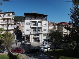 Hotel Orestion - Bike and motorcycle friendly hotel，位于卡斯托里亚的酒店