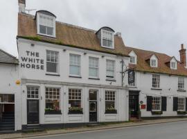 OYO White Horse Hotel，位于斯托灵顿的酒店