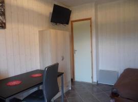 Studio chez Jean-Michel，位于Espinasse的酒店