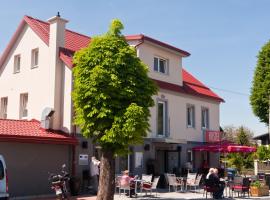 普拉斯卡费酒店，位于Petrovče的酒店