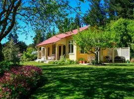 Leader Valley Cottage - A Tranquil Retreat For Two