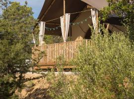 Tente Lodge Bord de Mer，位于科蒂基亚瓦里的酒店