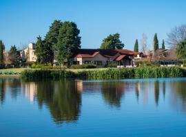 San Ceferino Hotel & Spa，位于开门的酒店