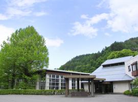 春日森民宿，位于佐久市Fuse Onsen附近的酒店