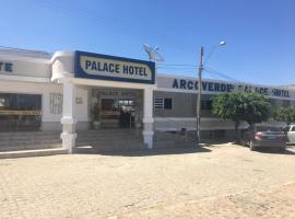 Arcoverde Palace Hotel，位于阿尔科韦迪的酒店
