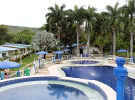 Club Campestre Las Palmas Girardot，位于吉拉尔多特的酒店