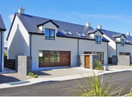 Corran Meabh Holiday Homes，位于拉辛赫的酒店